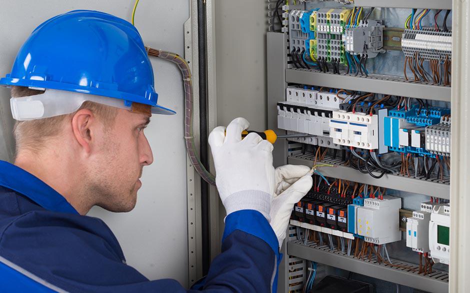 besoin d'un électricien Menucourt